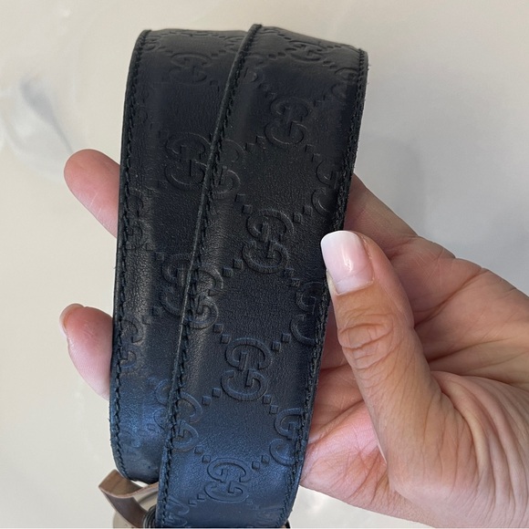 Men’s Leather Signature Gucci Belt - Picture 7 of 8